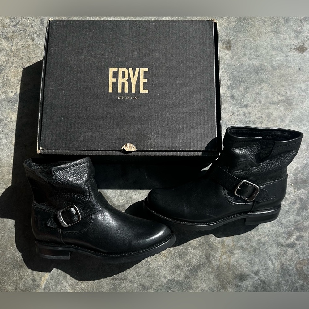 NEW FRYE VERONICA BOOTIE BLACK BUTTERY SOFT GENUINE LEATHER BOOTS SZ 7.5 - Picture 11 of 15